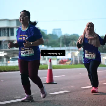 Runner Photo 8303378