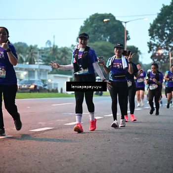 Runner Photo 8303417