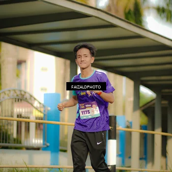 Runner Photo 8303502