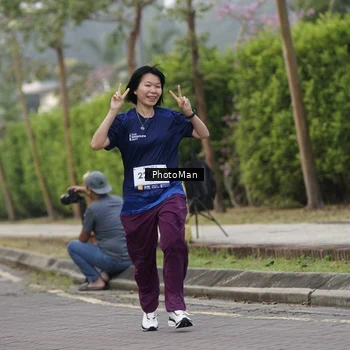 Runner Photo 8303546