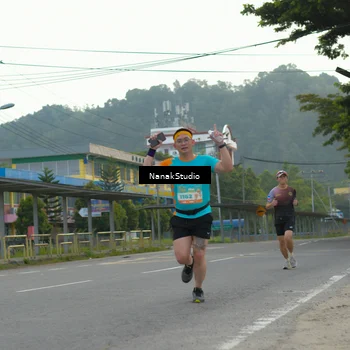 Runner Photo 8303915
