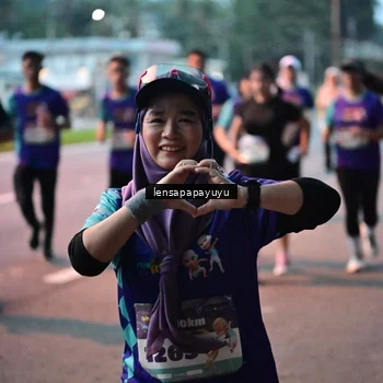 Runner Photo 8304002
