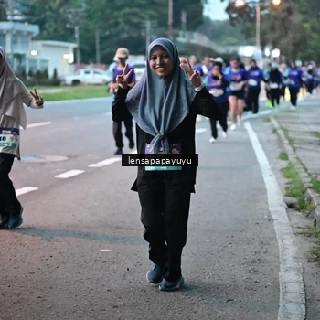 Runner Photo 8304039