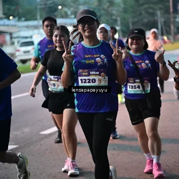 Runner Photo 8304046