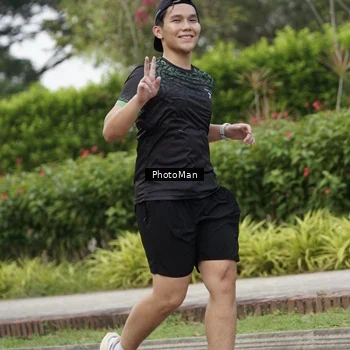 Runner Photo 8304069