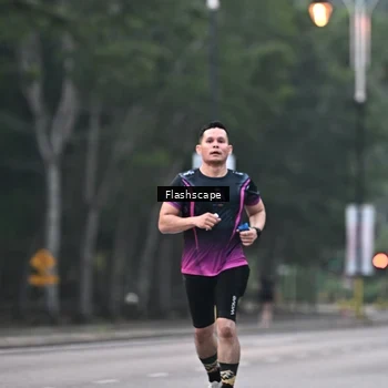 Runner Photo 8304111