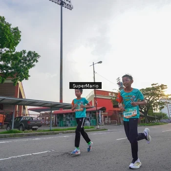 Runner Photo 8304166