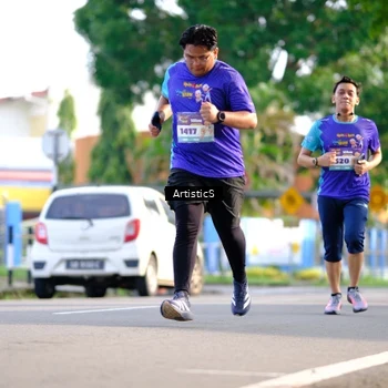 Runner Photo 8304200
