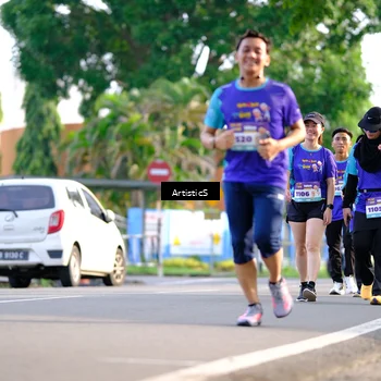 Runner Photo 8304275