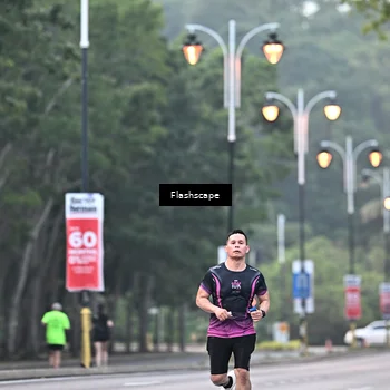 Runner Photo 8304359