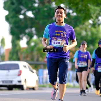 Runner Photo 8304375