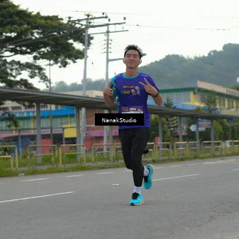 Runner Photo 8304388