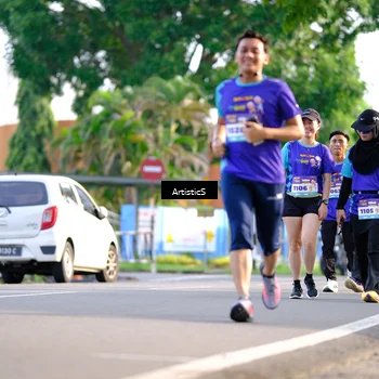 Runner Photo 8304399