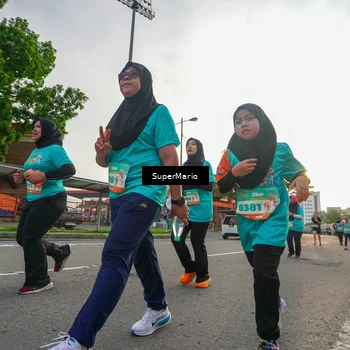 Runner Photo 8304413