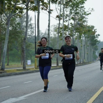 Runner Photo 8304505