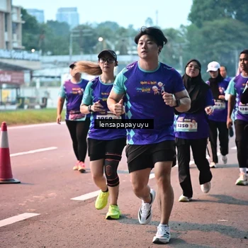 Runner Photo 8304545
