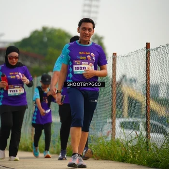 Runner Photo 8304688