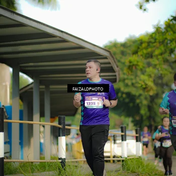 Runner Photo 8304816