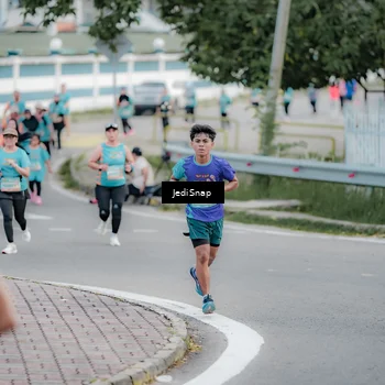Runner Photo 8304847