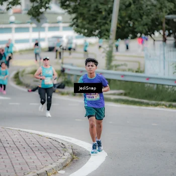 Runner Photo 8304859