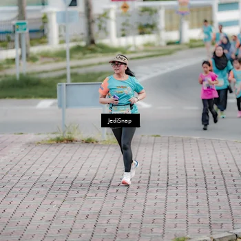 Runner Photo 8304879