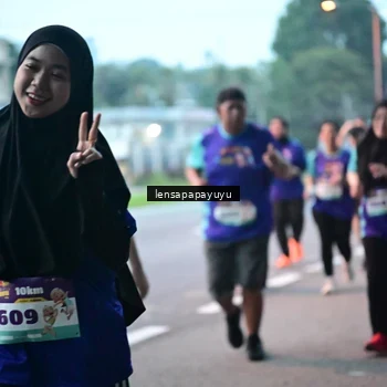 Runner Photo 8304902