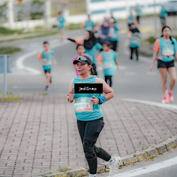 Runner Photo 8304919