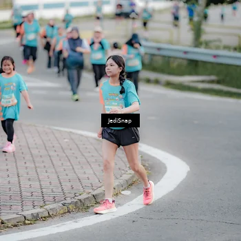 Runner Photo 8304945
