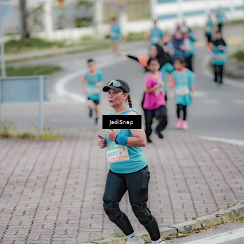Runner Photo 8304946
