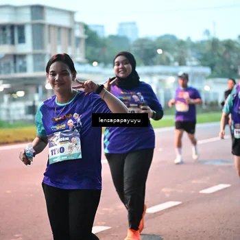 Runner Photo 8304954