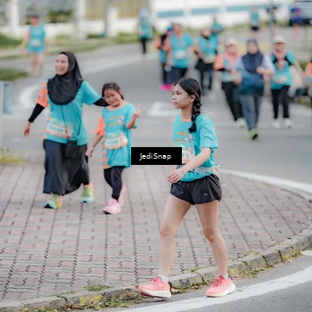Runner Photo 8304993