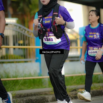 Runner Photo 8305000