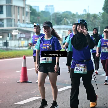 Runner Photo 8305003