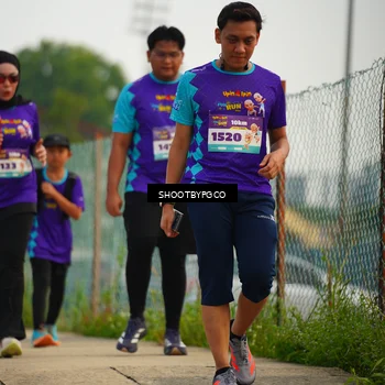 Runner Photo 8305012
