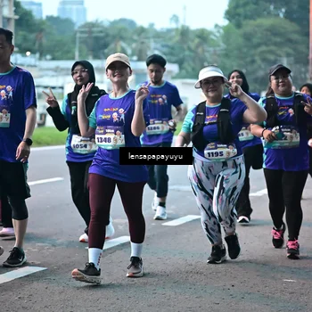 Runner Photo 8305020