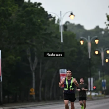 Runner Photo 8305032