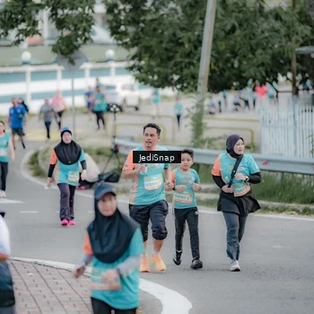 Runner Photo 8305067