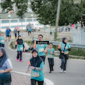 Runner Photo 8305071