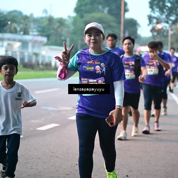 Runner Photo 8305075