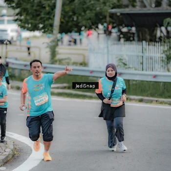 Runner Photo 8305102