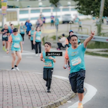 Runner Photo 8305103
