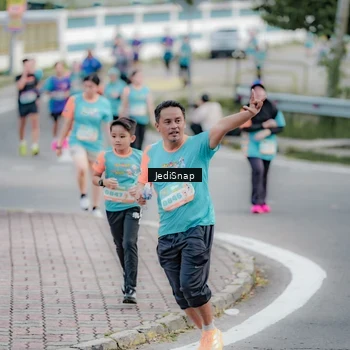 Runner Photo 8305112