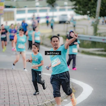 Runner Photo 8305114