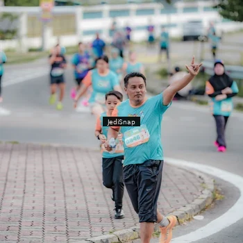 Runner Photo 8305117