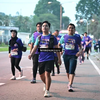Runner Photo 8305123