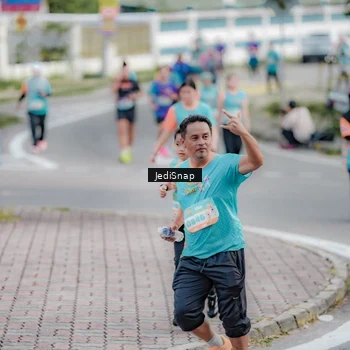 Runner Photo 8305157