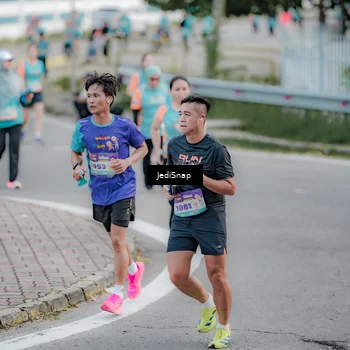 Runner Photo 8305225
