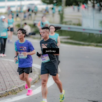 Runner Photo 8305226