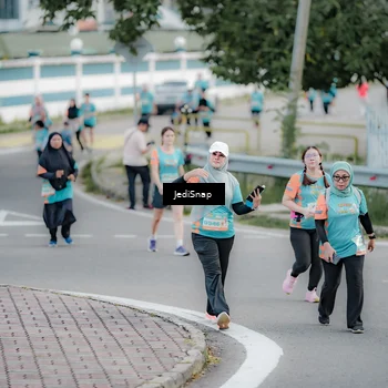 Runner Photo 8305252