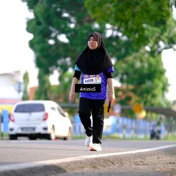 Runner Photo 8305260